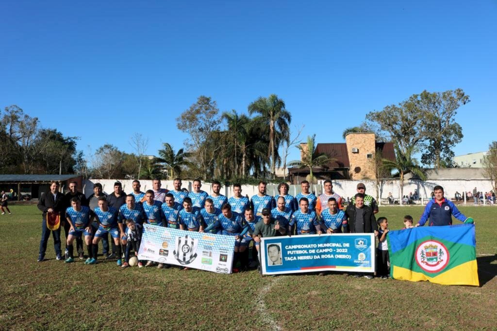 AVENIDA VENCE O ESTÂNCIA E CONQUISTA O CAMPEONATO MUNICIPAL DE FUTEBOL DE PRAIA GRANDE