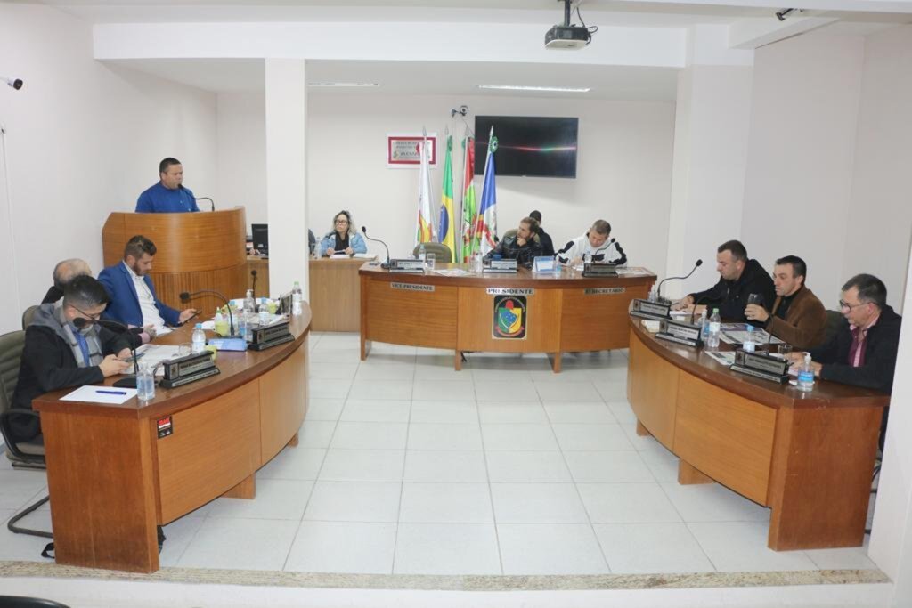 VEREADORES DE PASSO DE TORRES APROVAM CONTAS DO PREFEITO NO EXERCÍCIO 2020