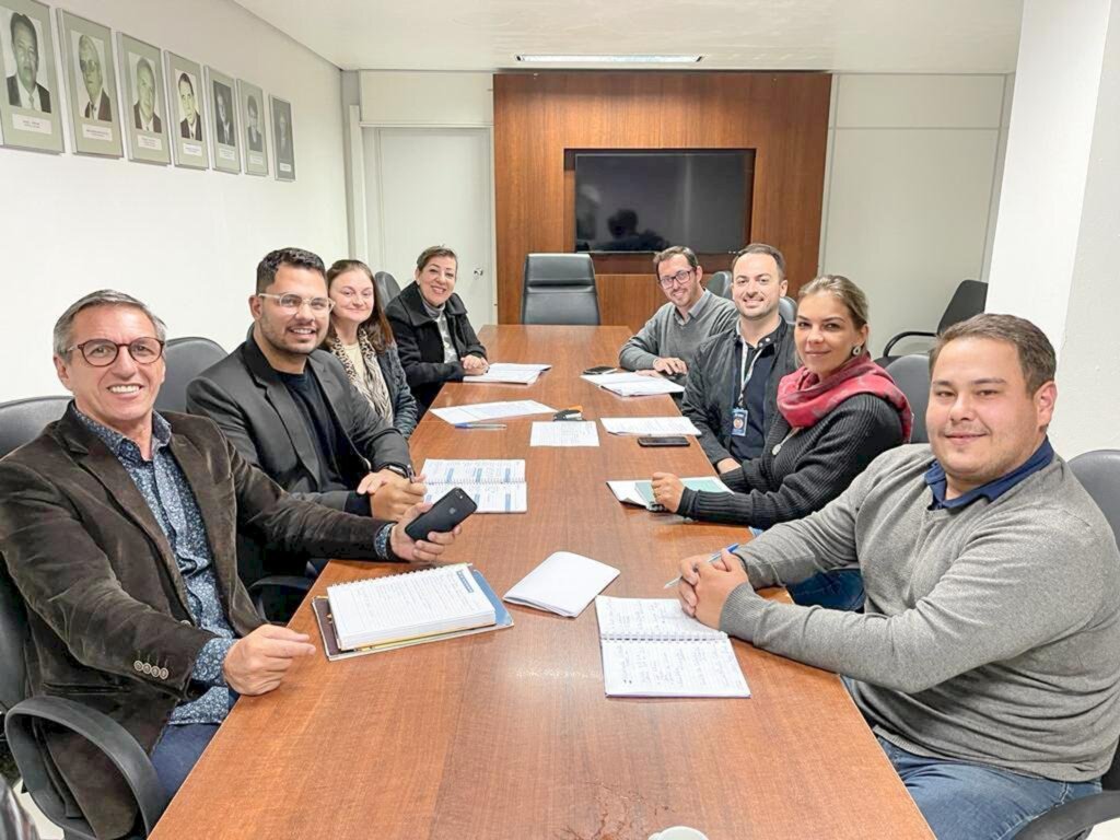 FORMADA A COMISSÃO PARA A FEIRA DO LIVRO 2022 EM TORRES