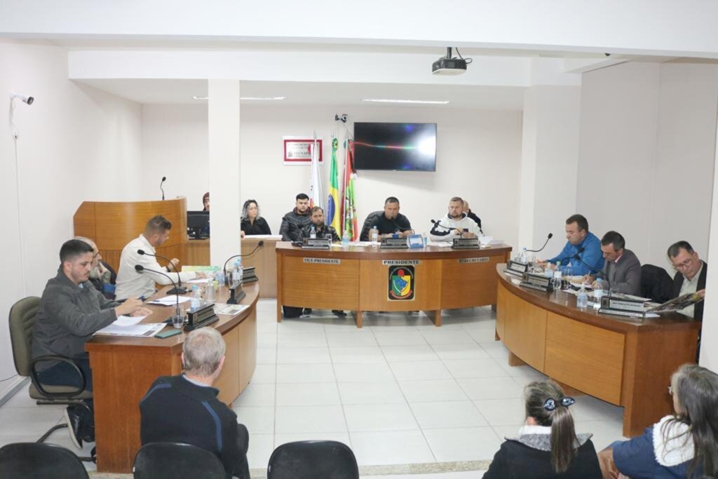 DIA DE COMBATE A EXPLORAÇÃO SEXUAL DE CRIANÇAS E ADOLESCENTES É LEMBRADO NA CÂMARA DE PASSO DE TORRES