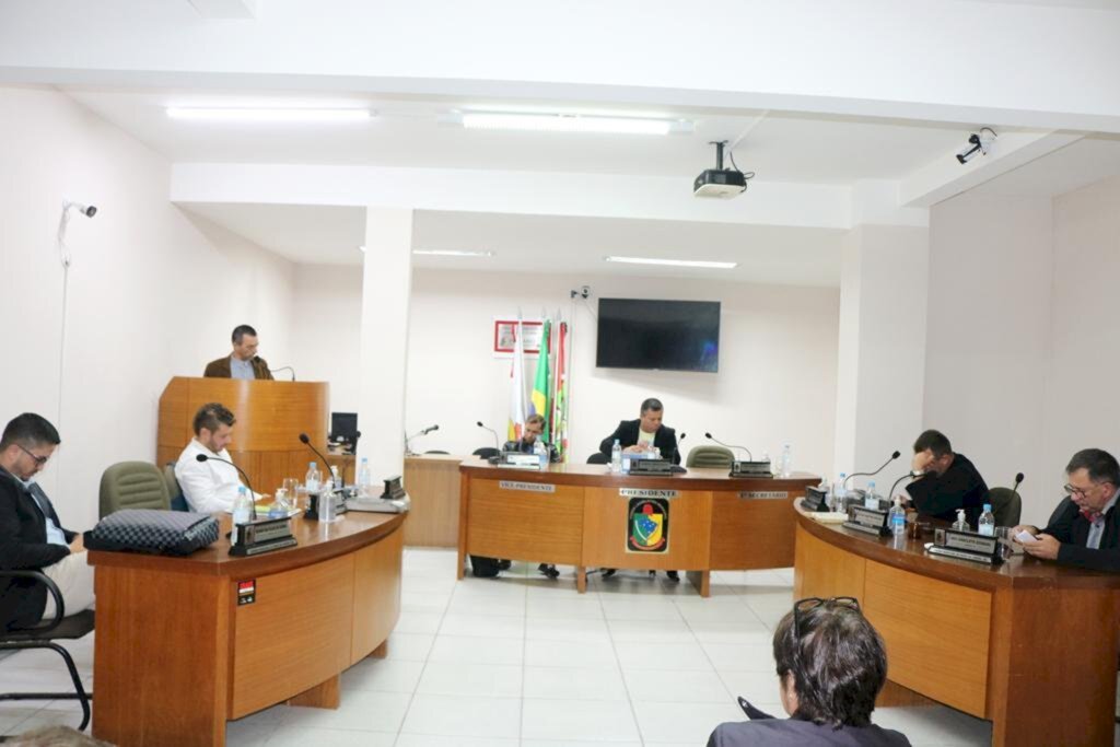VEREADORES APROVAM PROJETO QUE DECLARA DE UTILIDADE PÚBLICA A ASSOCIAÇÃO DE PESCADORES DE PASSO DE TORRES