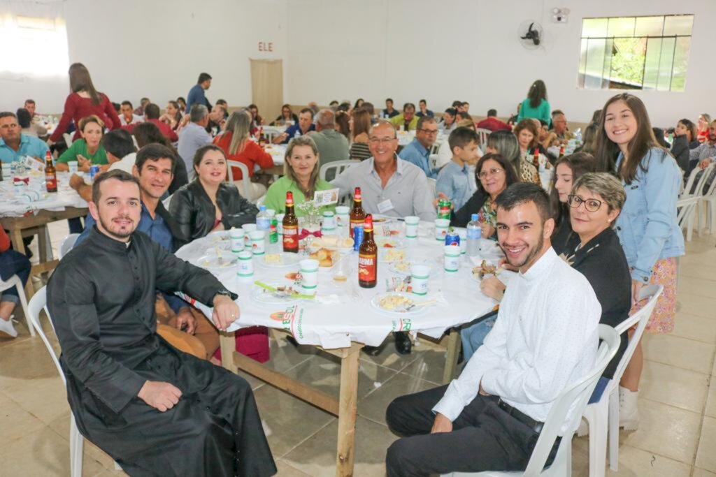 SÃO JOÃO DO SUL: SUCESSO NA FESTA EM HONRA A NOSSA SENHORA DAS GRAÇAS E SANTA CATARINA