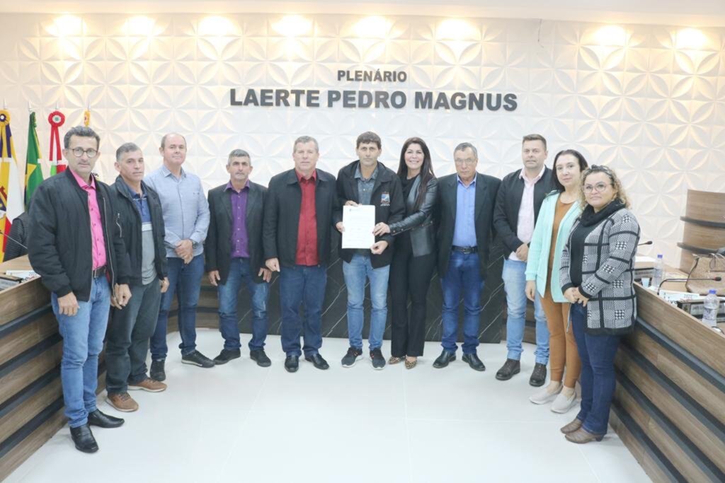 PREFEITO DE SÃO JOÃO DO SUL, VICE E VEREADORES PROTOCOLAM DOCUMENTO EM RELAÇÃO AO CIMA
