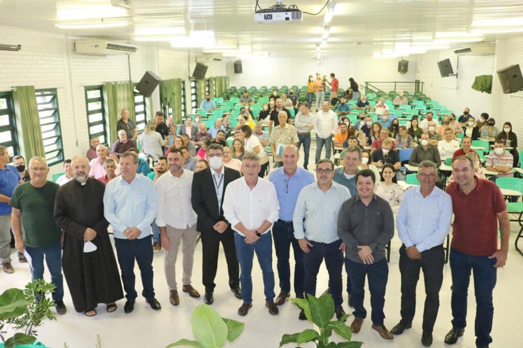 SANTA ROSA DO SUL: ADMINISTRAÇÃO MUNICIPAL ASSINA ORDEM DE SERVIÇO PARA PAVIMENTAÇÃO DO ACESSO AO IFC