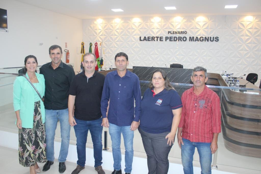 ADMINISTRAÇÃO MUNICIPAL DE SÃO JOAÕ DO SUL ASSINA ORDENS DE SERVIÇO PARA DRENAGEM E CALÇAMENTO DE RUAS
