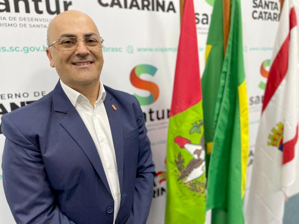 EX-PREFEITO DE PRAIA GRANDE HENRIQUE MACIEL ASSUME A PRESIDÊNCIA DA SANTUR