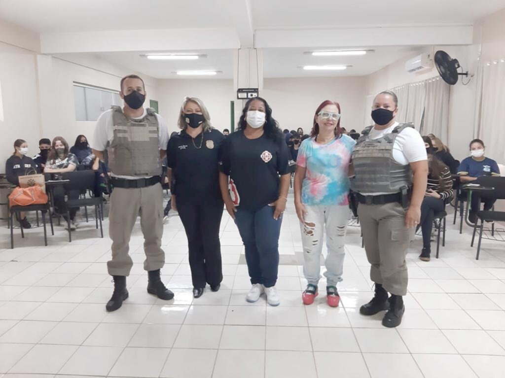 PREFEITURA DE TORRES, POLÍCIA  CIVIL E BRIGADA MILITAR ABORDAM LEI MARIA DA PENHA NAS ESCOLAS