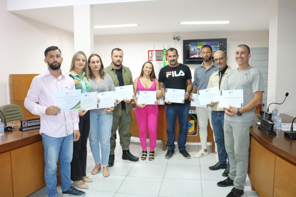 EMPOSSADA A NOVA DIRETORIA DA CÂMARA DE DIRIGENTES LOJISTAS DE PASSO DE TORRES