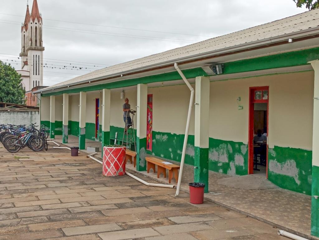 ESCOLA ESTADUAL BULCÃO VIANA RECEBENDO MELHORIAS