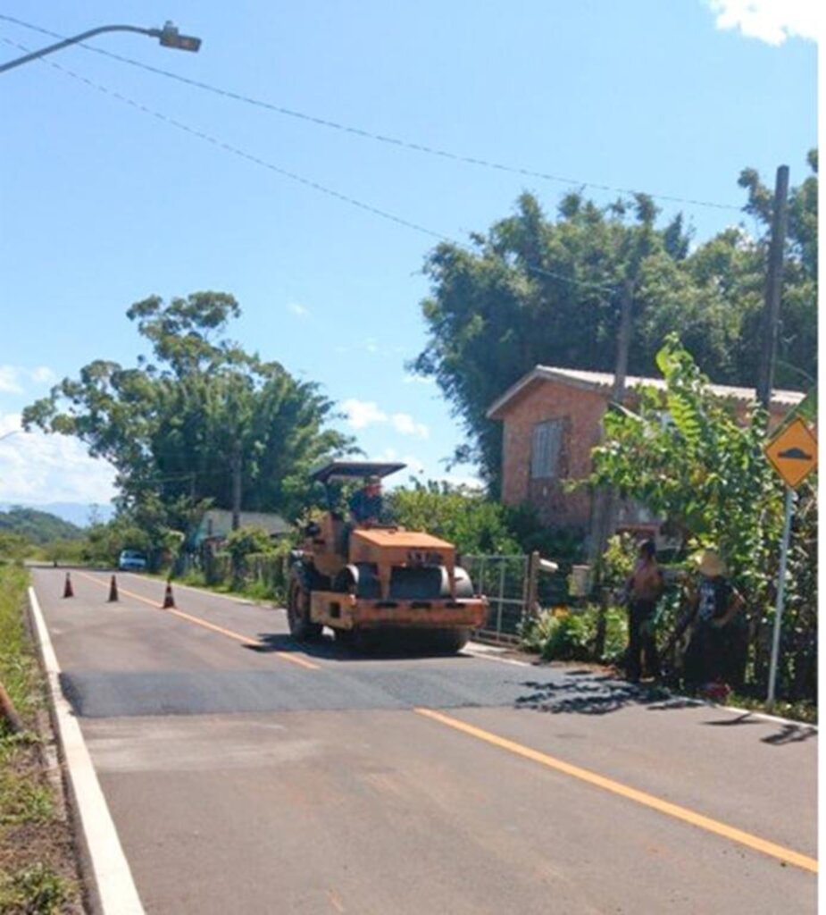 COMEÇA A OPERAÇÃO TAPA-BURACOS E IMPLANTAÇÃO DE LOMBADAS EM TORRES