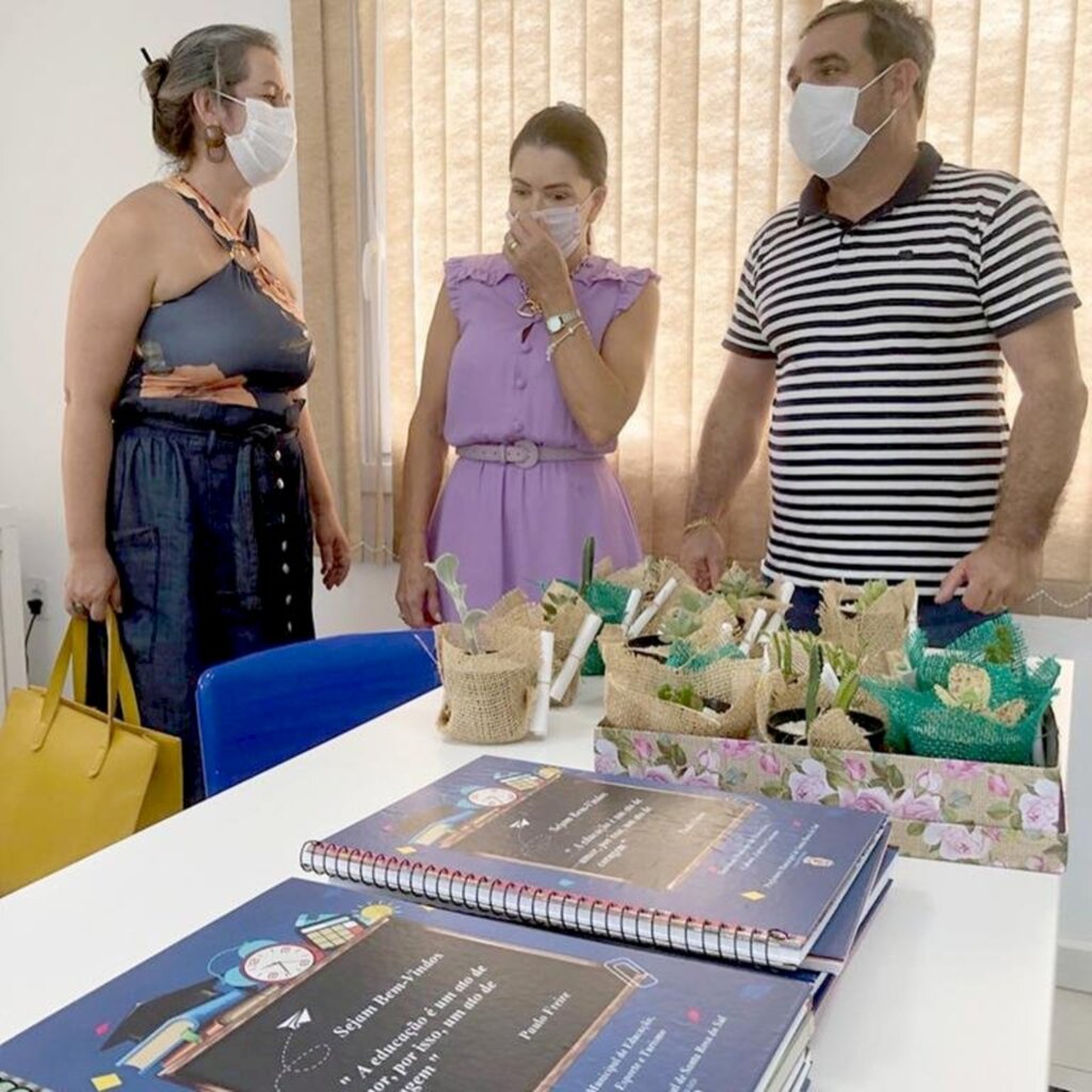 ADMINISTRAÇÃO MUNICIPAL VISTORIA ABERTURA DO ANO LETIVO COM VISITAS ÀS ESCOLAS E CEIS