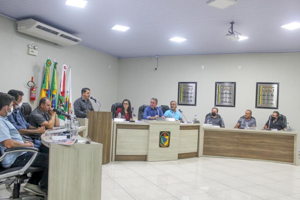 ADMINISTRAÇÃO MUNICIPAL DE PRAIA GRANDE ESCLARECE NA CÂMARA SOBRE O NOVO RECADASTRAMENTO IMOBILIÁRIO