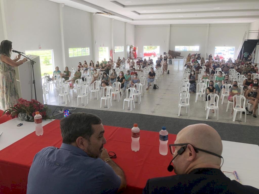EDUCAÇÃO RECEBE NOVOS PROFISSIONAIS COM  ENCONTRO DE BOAS-VINDAS