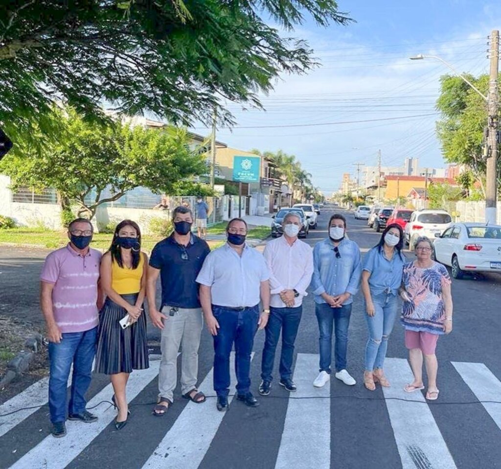 INAUGURADA OBRA DE REPERFILAGEM ASFÁLTICA E DRENAGEM DA RUA BALBINO DE FREITAS EM TORRES