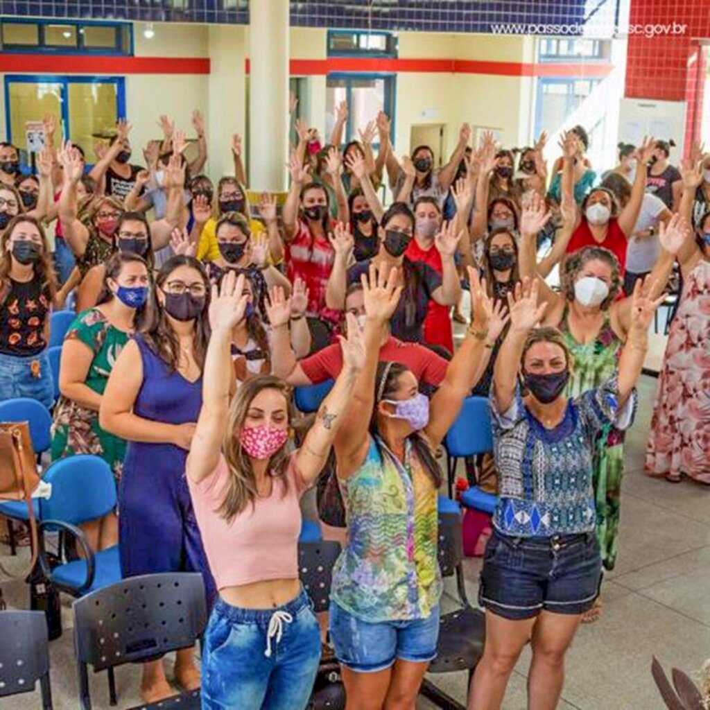 SECRETARIA MUNICIPAL DE EDUCAÇÃO PROMOVE FORMAÇÃO CONTINUADA DE PROFESSORES EM PASSO DE TORRES