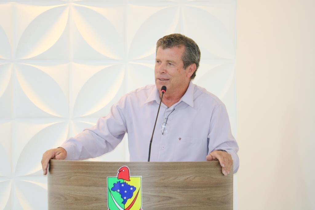 PREFEITO MOACIR TEIXEIRA USA A TRIBUNA DA CÂMARA NA PRIMEIRA SESSÃO ORDINÁRIA DE 2022 EM SÃO JOÃO DO SUL