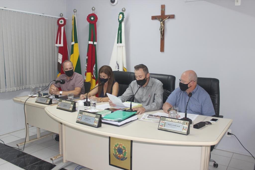 CÂMARA MUNICIPAL DE VEREADORES DE TORRES REALIZA  A 1ª SESSÃO ORDINÁRIA DE 2022