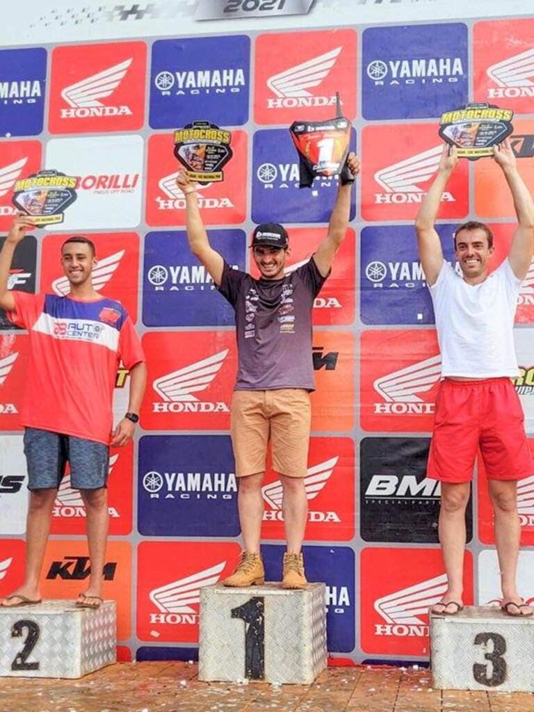 SÃO JOÃO DO SUL: CÁSSIO ANACLETO CONQUISTA O CAMPEONATO GAÚCHO DE MOTOCROSS