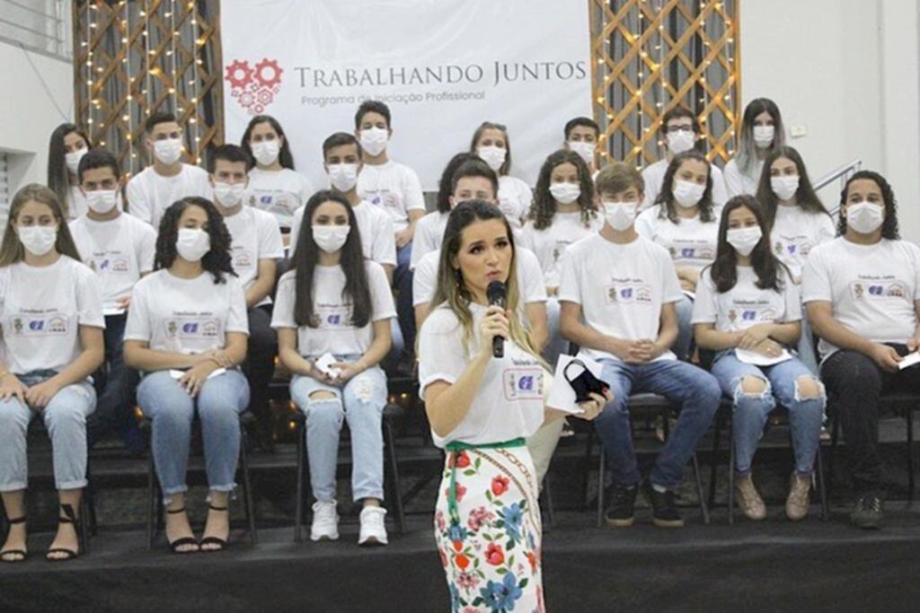 'TRABALHANDO JUNTOS' FORMA PRIMEIRA TURMA EM SANTA ROSA DO SUL