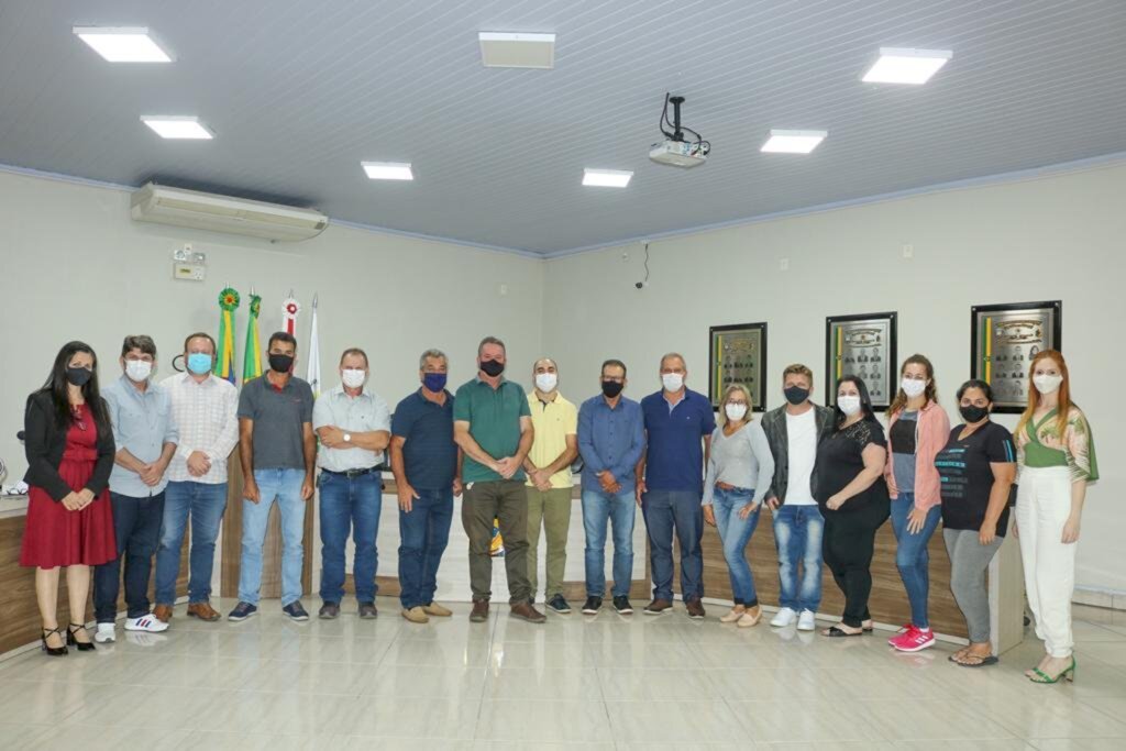 VEREADORES RECEBEM SECRETÁRIO PARA FALAR SOBRE AS AÇÕES DE SAÚDE EM PRAIA GRANDE