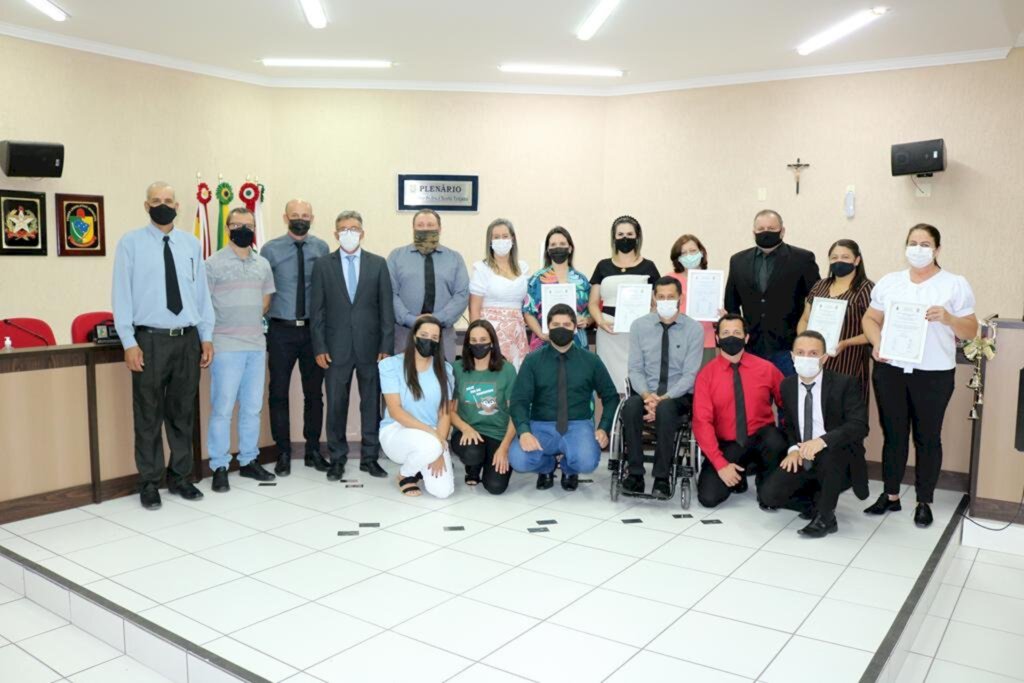CÂMARA APROVA PROJETO QUE INSTITUI PROGRAMA DE BOLSAS DE ESTUDO EM SANTA ROSA DO SUL