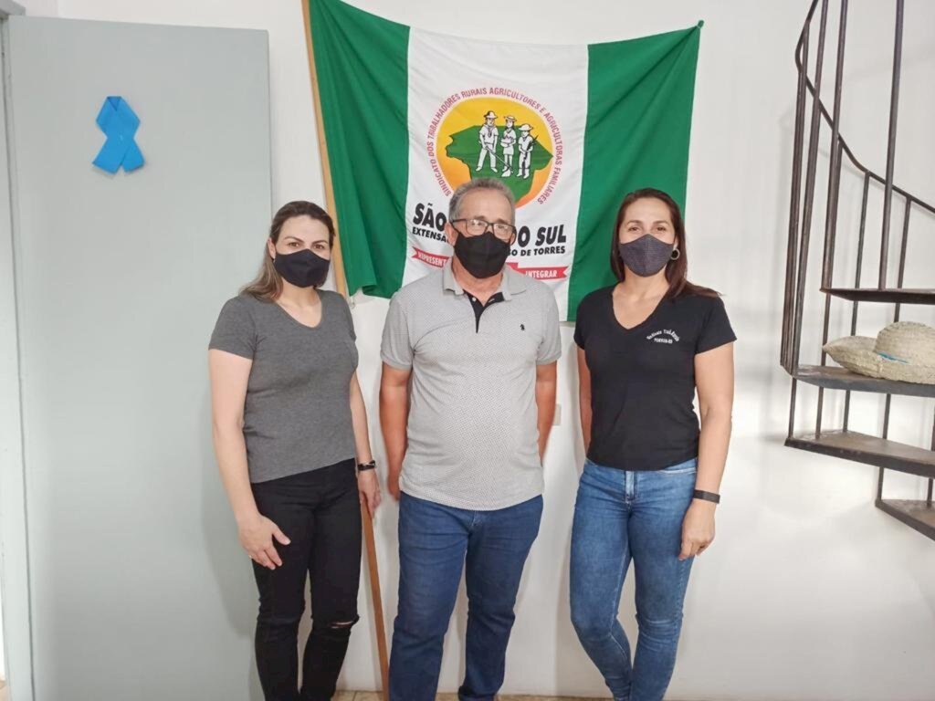SÃO JOÃO DO SUL: MARGENAT RECEBE VISITA DA PRESIDENTE DO SINDICATO DOS TRABALHADORES RURAIS DE TORRES