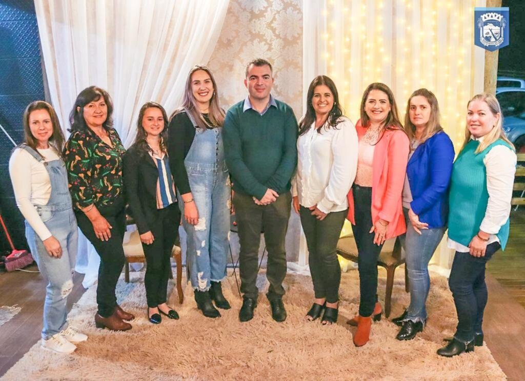 MORRINHOS DO SUL PROMOVE EVENTO EM HOMENAGEM  AO DIA DOS PROFESSORES