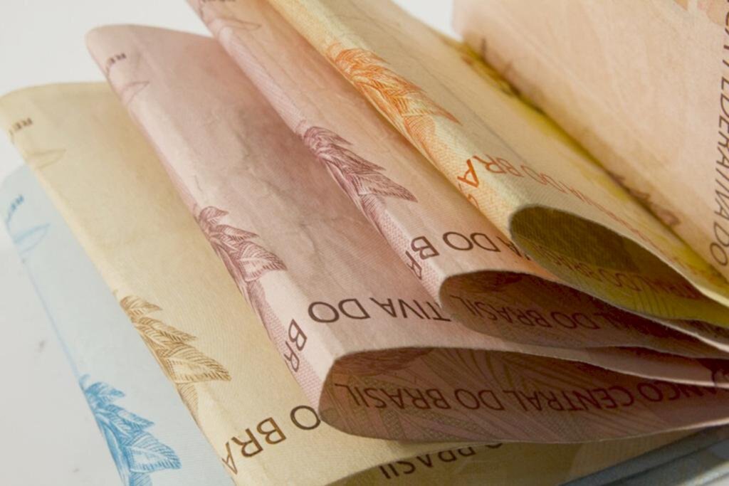AUXÍLIO BRASIL SUBSTITUIRÁ  O BOLSA FAMÍLIA