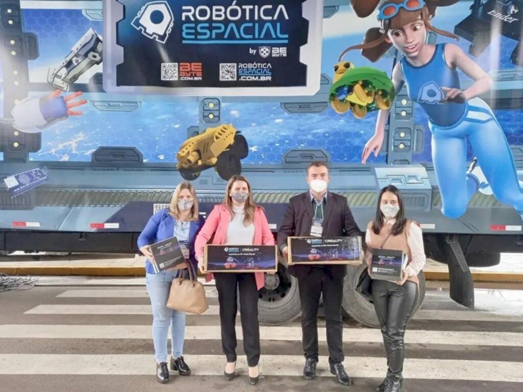 MUNICÍPIO DE MORRINHOS DO SUL RECEBE IMPRESSORAS 3D EM EVENTO COM O MINISTRO DA EDUCAÇÃO