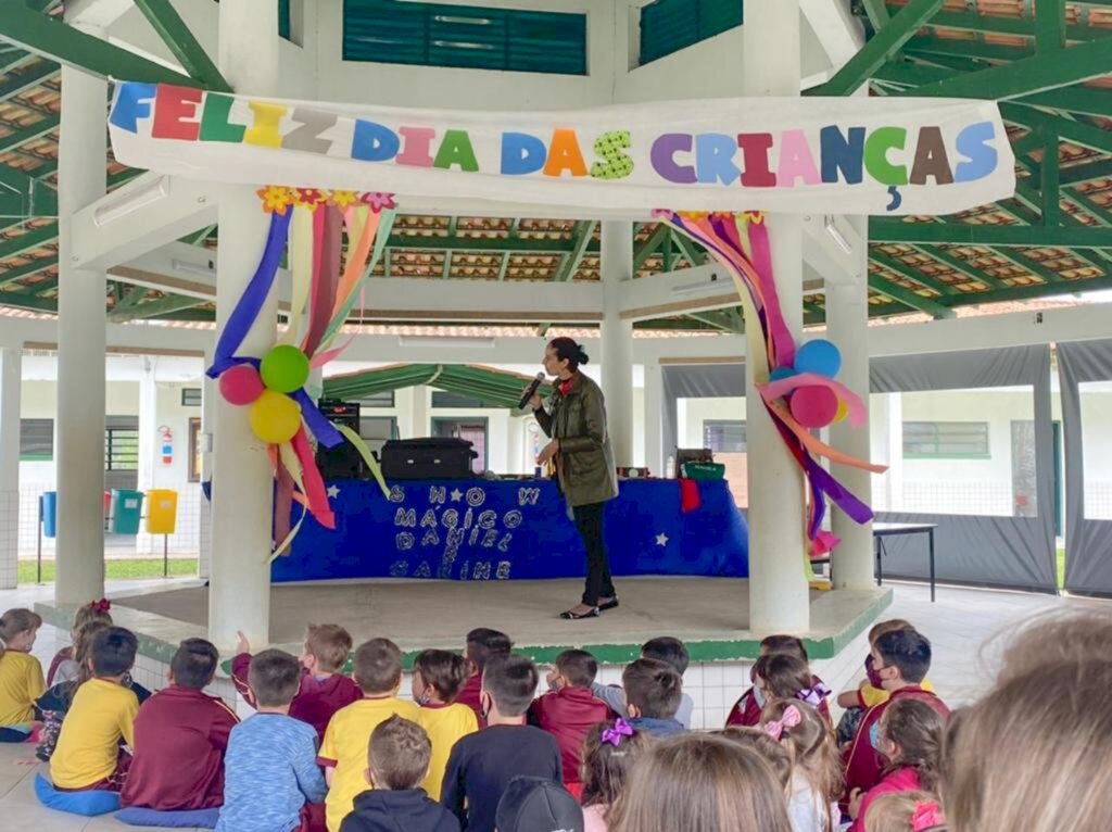ESCOLAS COMEMORAM O DIA DAS CRIANÇAS EM MORRINHOS DO SUL