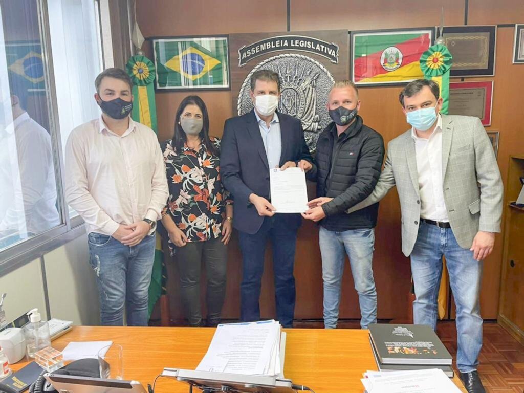 COMITIVA DE MORRINHOS DO SUL  BUSCA VALORIZAÇÃO DA AGRICULTURA