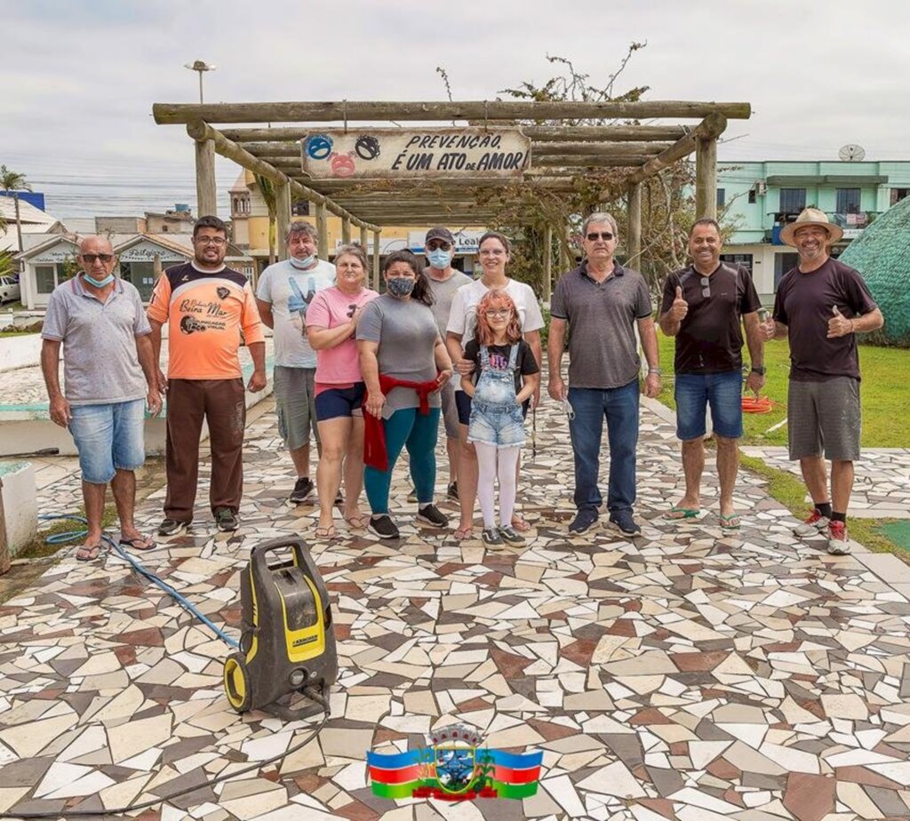 PREFEITURA DE PASSO DE TORRES REALIZA  MUTIRÃO DE LIMPEZA COM CC´S E SECRETARIADO