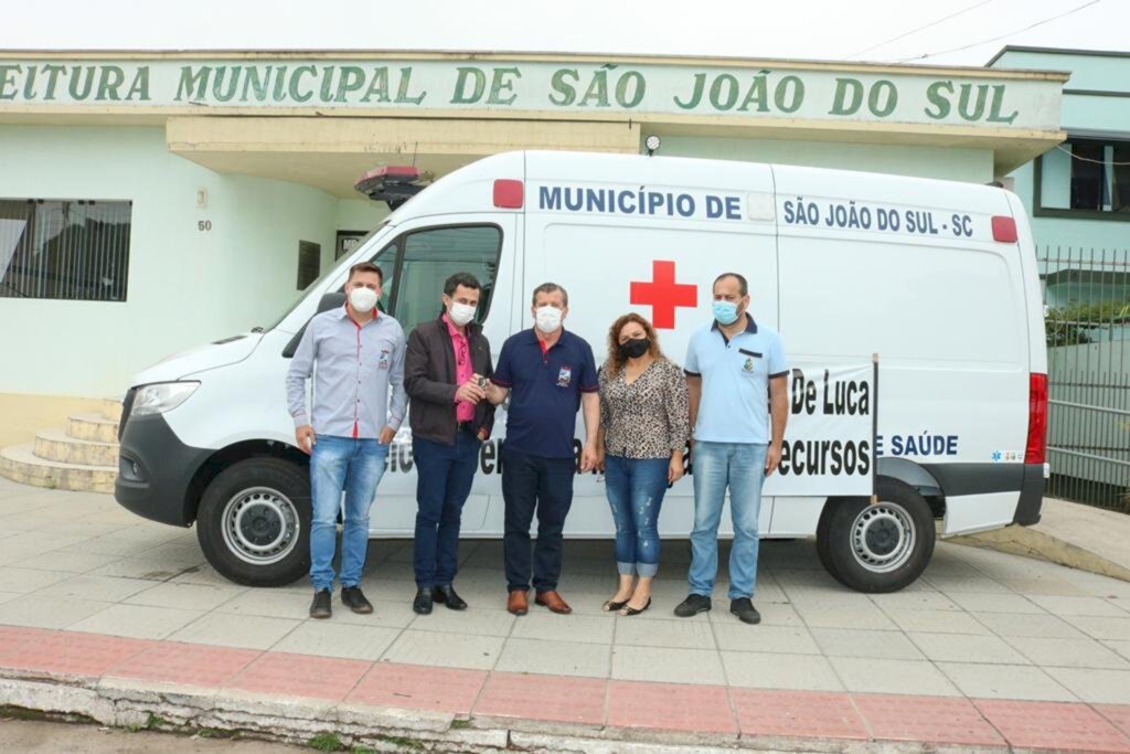 SÃO JOÃO DO SUL ADQUIRE AMBULÂNCIA 0KM