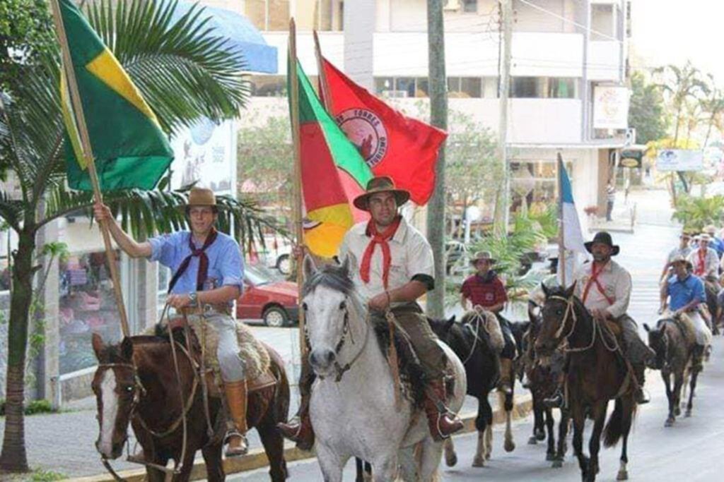 INICIAM AS COMEMORAÇÕES DA SEMANA FARROUPILHA EM TORRES