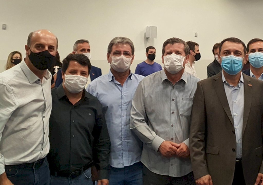 ZÉ MILTON COMEMORA LIBERAÇÃO DE RECURSOS PARA A CONSTRUÇÃO DA USINA DE ASFALTO EM PRAIA GRANDE