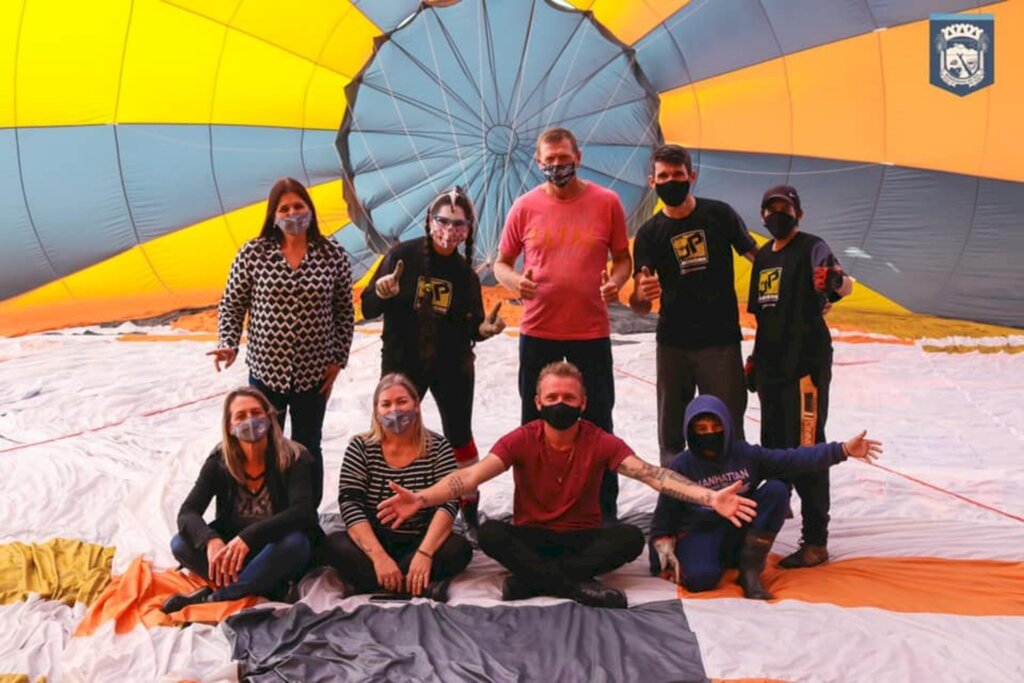 PROJETO APRESENTA BALÃO AOS ALUNOS COMO INCENTIVO AO TURISMO EM MORRINHOS DO SUL
