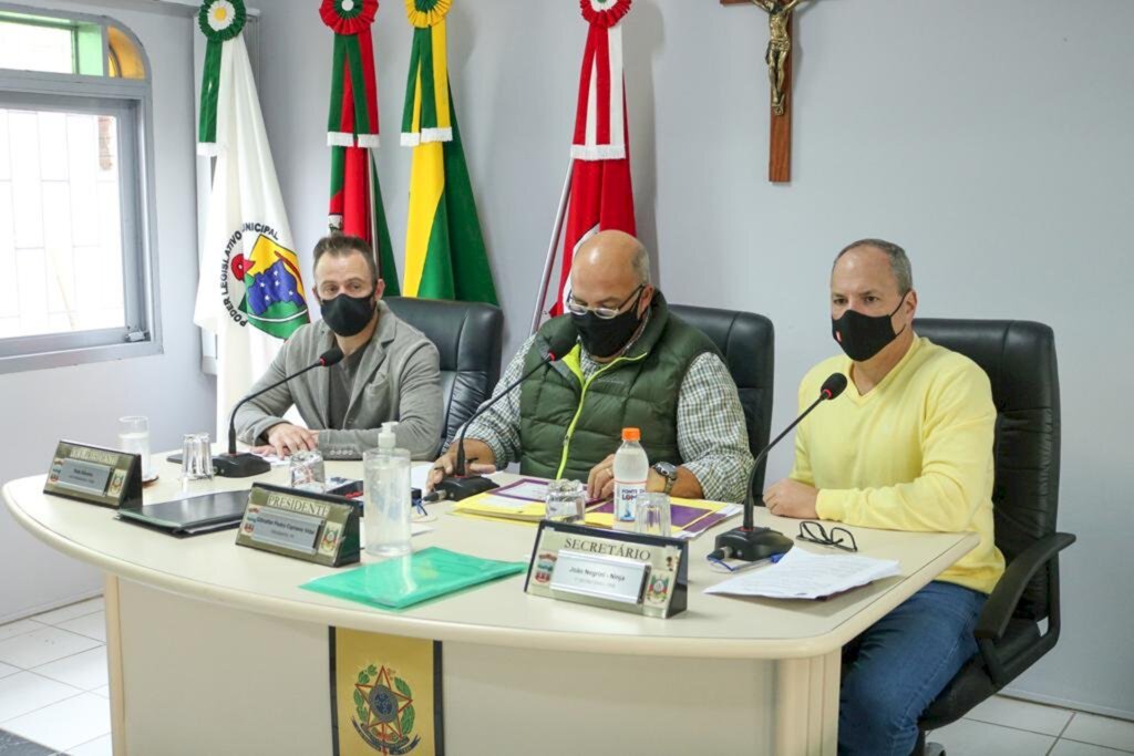 PRESIDENTE DO SINDIÁGUA FAZ APELO NA SESSÃO DA CÂMARA DE VEREADORES DE TORRES