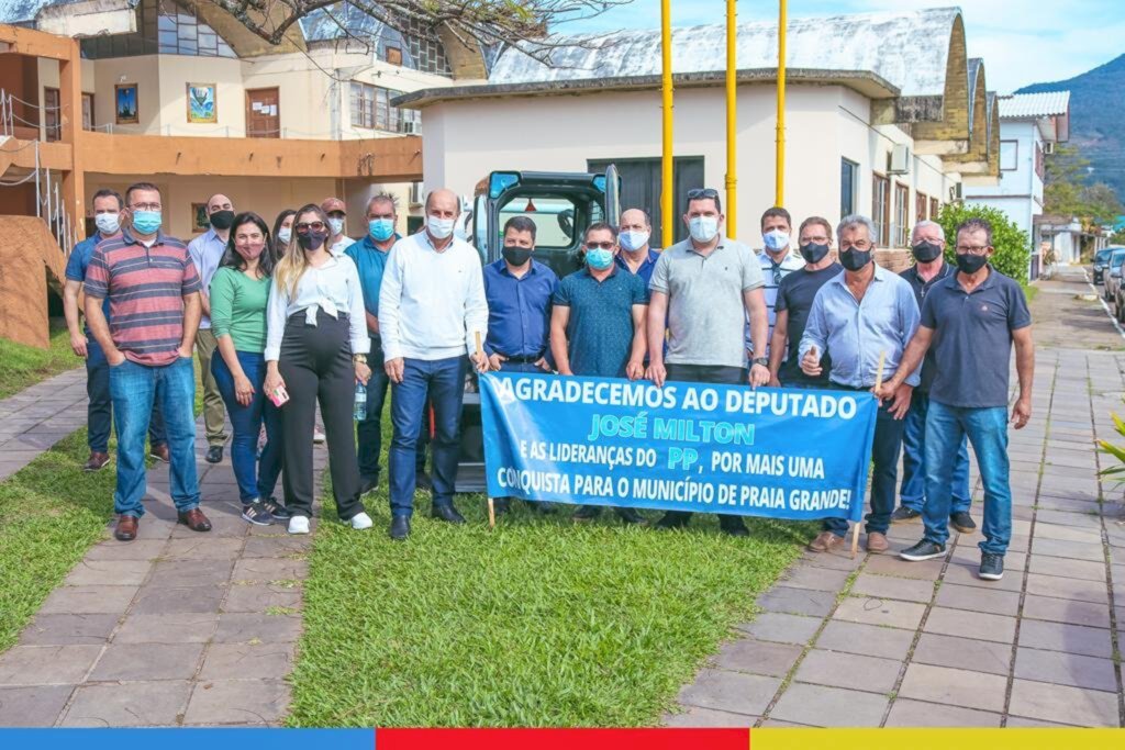 CAPITAL DOS CANYONS RECEBE MÁQUINA  ATRAVÉS DE EMENDA DO DEPUTADO ZÉ MILTON