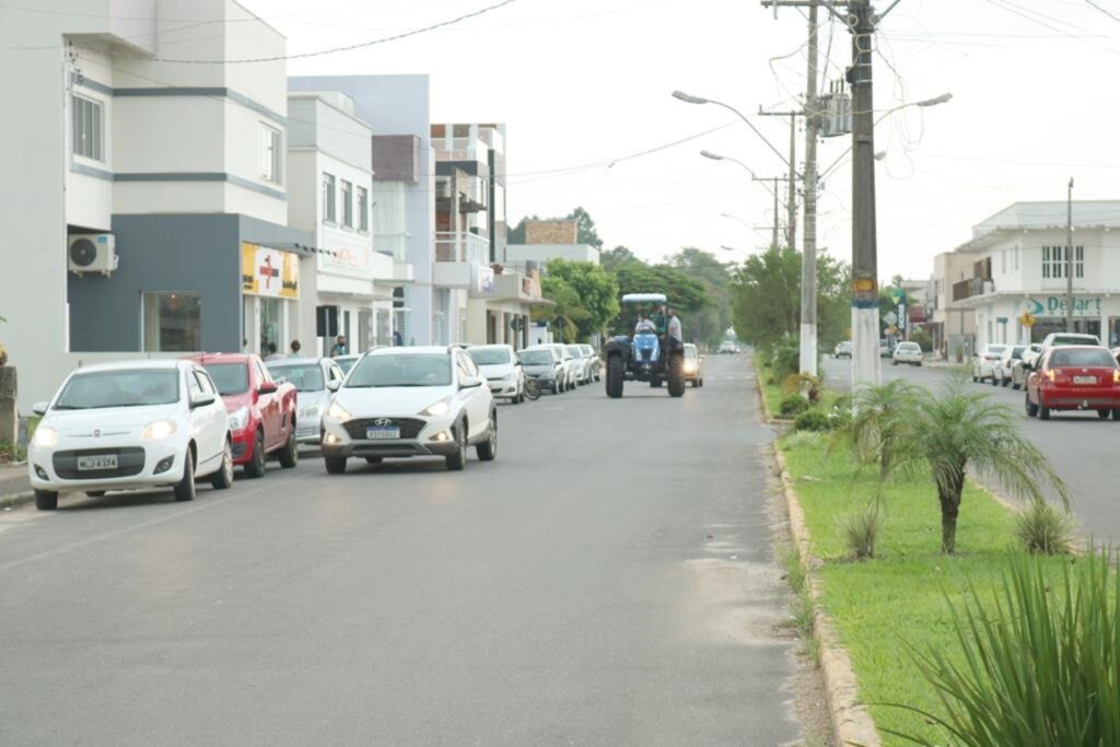 PREFEITO DE SÃO JOÃO DO SUL  RECEBE COMISSÃO DE MELHORIAS DA AVENIDA NEREU RAMOS