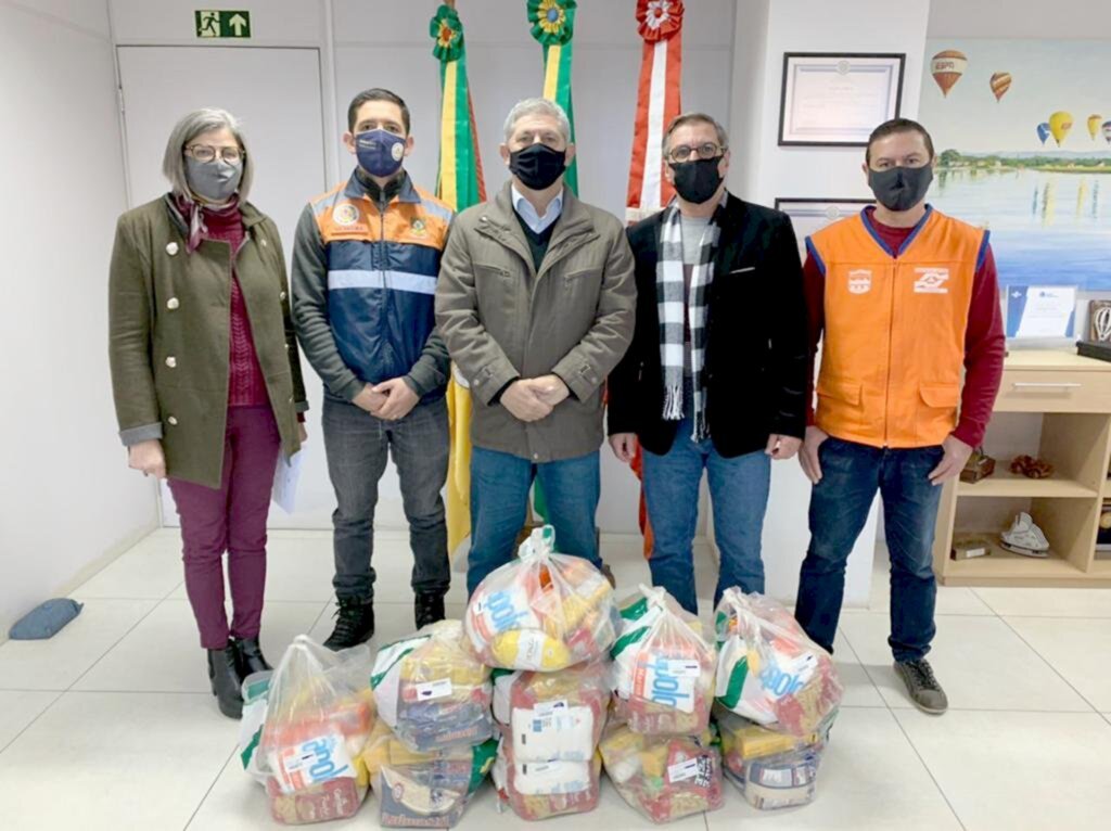 DEFESA CIVIL DO ESTADO ENTREGA 10 CESTAS BÁSICAS ATRAVÉS DA  CAMPANHA 'VENTOS DE SOLIDARIEDADE' EM TORRES