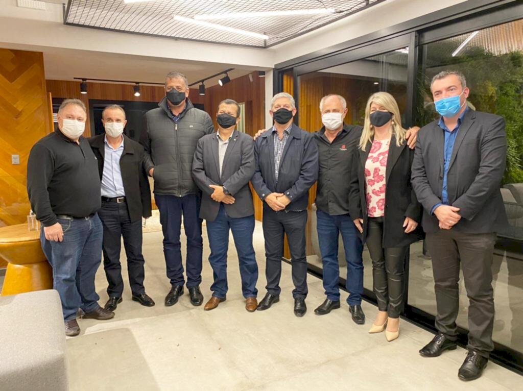INTEGRANTES DO CIDIRUR REÚNEM-SE COM REPRESENTANTE DO MTUR