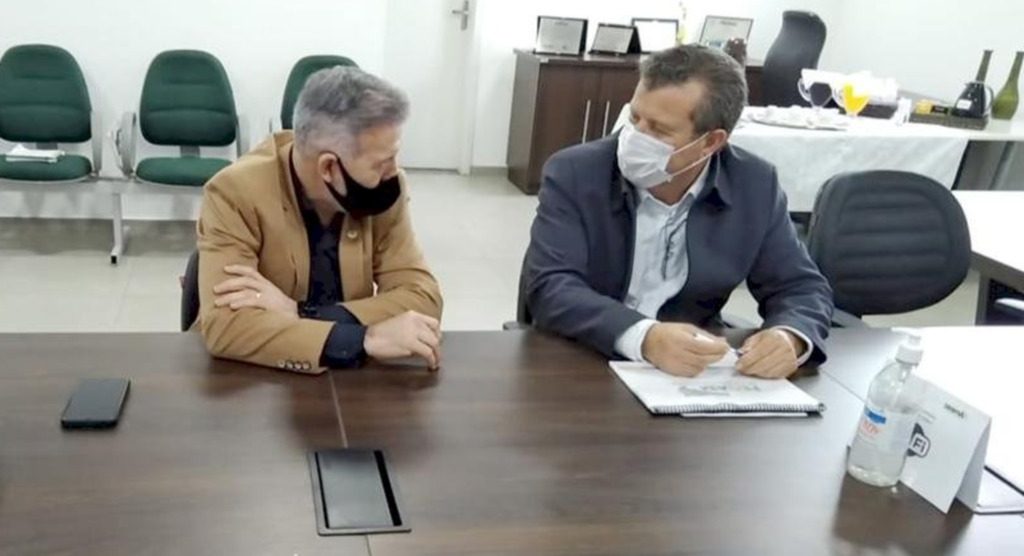 PRESIDENTE DA FECAM VISITA AMESC