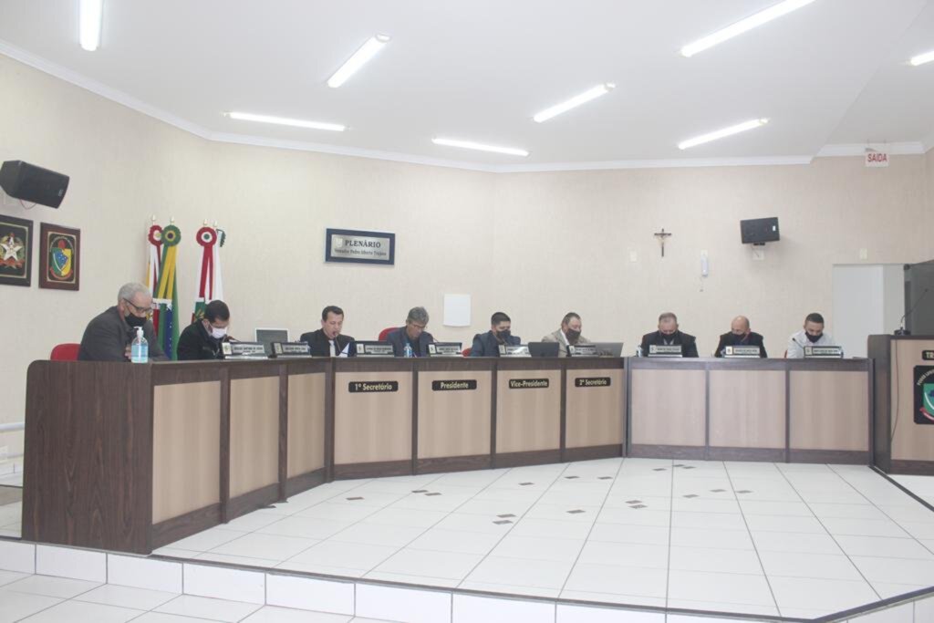 VEREADORES ELOGIAM O TRABALHO DAS SECRETARIAS DE OBRAS E DE AGRICULTURA EM SANTA ROSA DO SUL