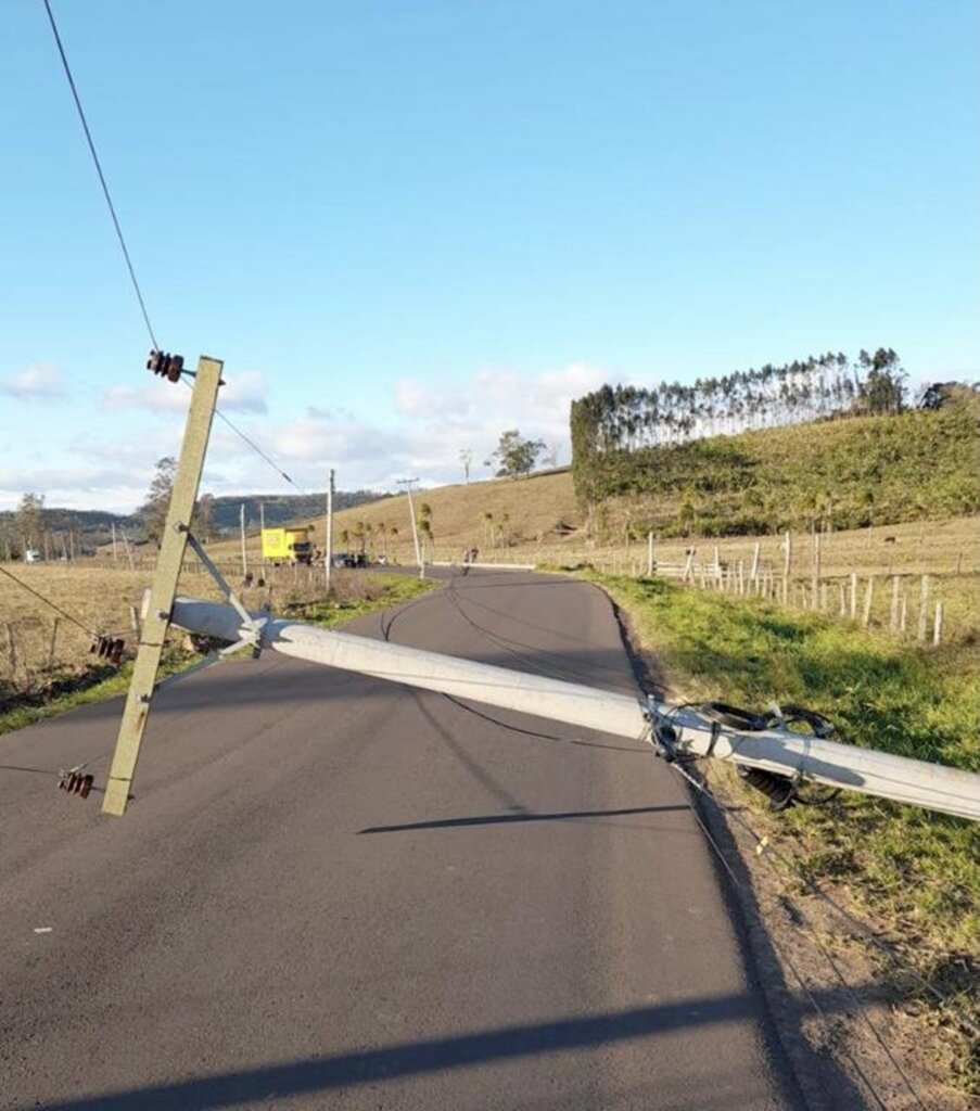 CEPRAG TRABALHA INCANSAVELMENTE APÓS  REGIÃO SER ATINGIDA POR FORTES VENTOS