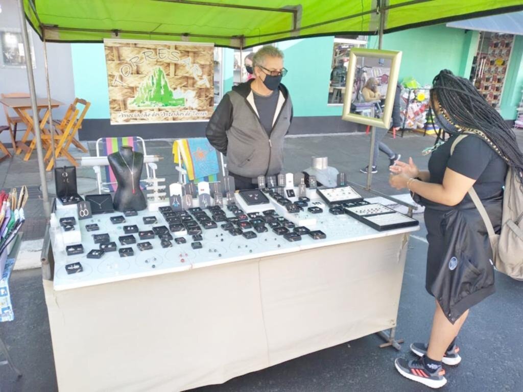 MINIFEIRA EM TORRES SUPERA AS EXPECTATIVAS