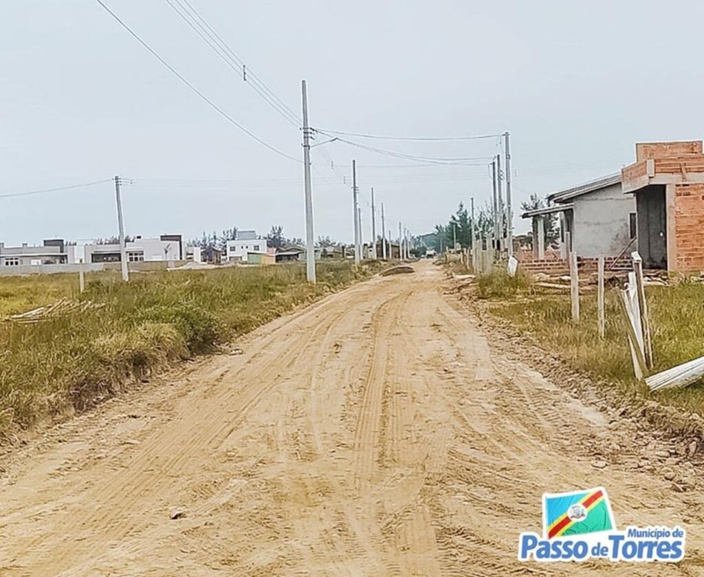 SECRETARIA MUNICIPAL  DE OBRAS REALIZA  MELHORIAS NO MUNICÍPIO DE PASSO DE TORRES