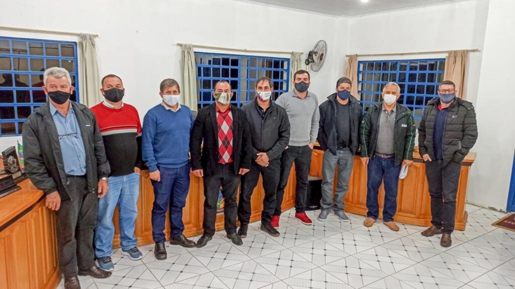 VEREADORES APROVAM PROJETO QUE CRIA LOGOMARCA E SLOGAN DE MAMPITUBA
