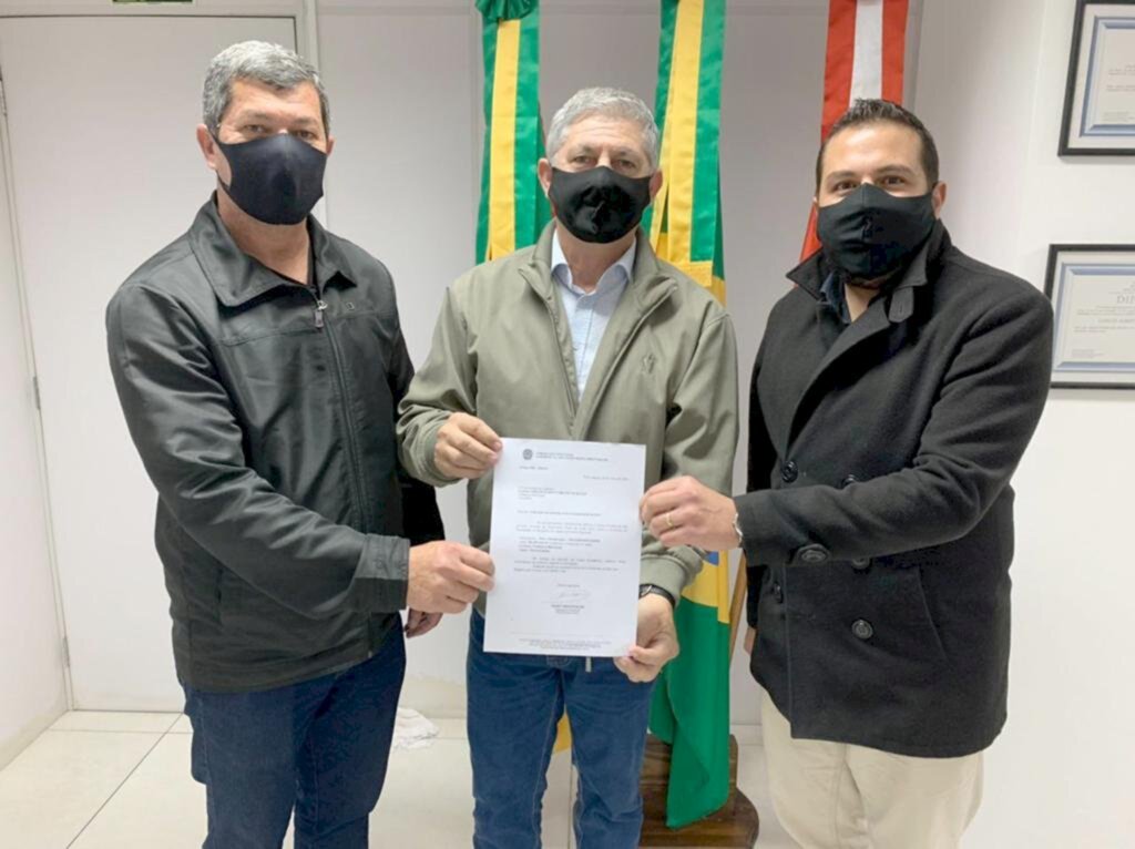 PREFEITO DE TORRES RECEBE INDICAÇÃO DE EMENDA PARLAMENTAR PARA PAVIMENTAÇÃO