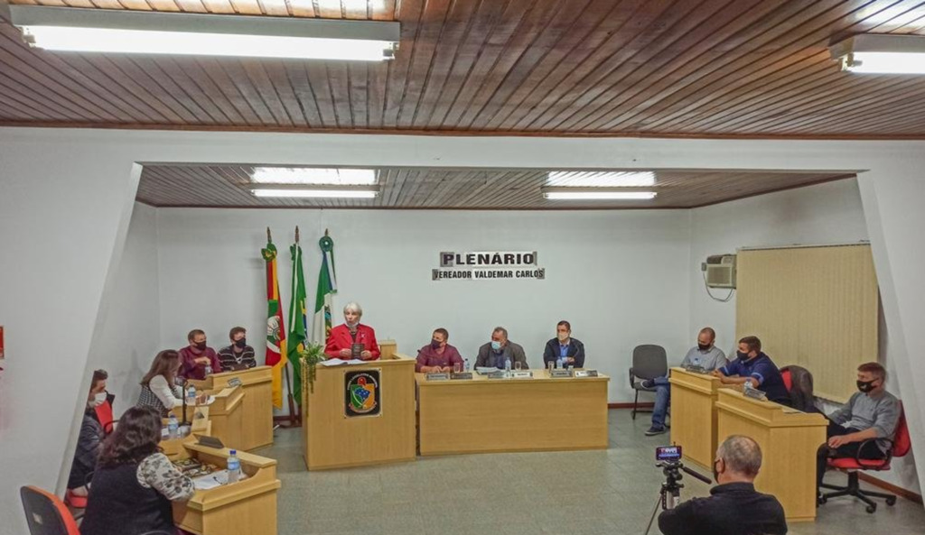DIA MUNDIAL DE COMBATE À VIOLÊNCIA CONTRA O IDOSO É LEMBRADO NA CÂMARA DE VEREADORES DE MORRINHOS DO SUL