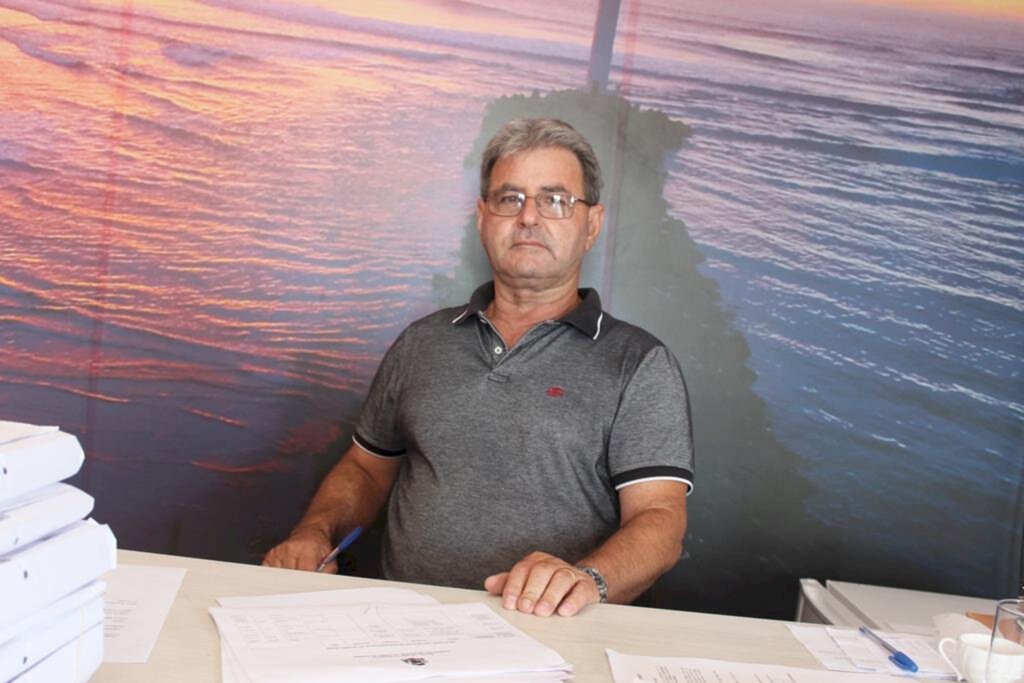 PREFEITO VALMIR  ANTECIPA METADE DO  13º SALÁRIO PARA OS  SERVIDORES MUNICIPAIS DE PASSO DE TORRES
